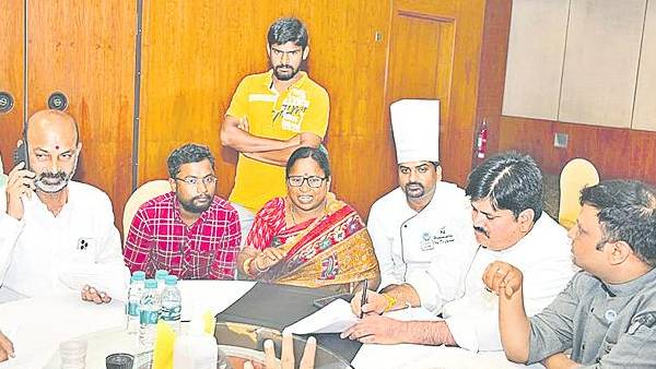 బీజేపీ జాతీయ కార్యవర్గ సమావేశాలు .. అతిధులు ఆహా ఏమి రుచి అనేలా తెలంగాణా వంటకాలు 