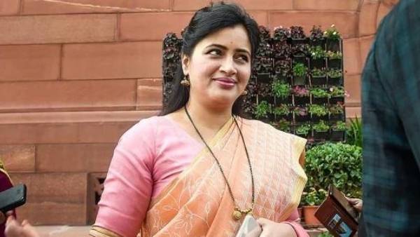  రెబల్ ఎమ్మెల్యేలపై శివసేన పంజా