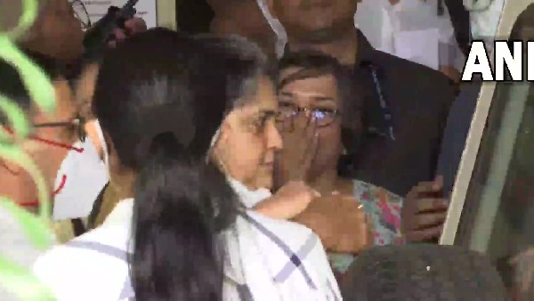  తీస్తా సెతల్వాద్, శ్రీకుమార్ అరెస్టులు