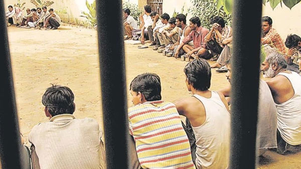  జైల్లో తోటి ఖైదీపై దాడి ?