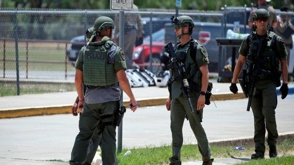 US: 3 killed, 4 wounded in LA warehouse party shooting US: 3 killed, 4 wounded in LA warehouse party shooting