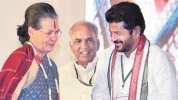 వేదింపులతో కాంగ్రెస్ కుంగిపోదు.. వెయ్యి సునామీల బలంతో ముందడుకు వేస్తుందన్న రేవంత్ వేదింపులతో కాంగ్రెస్ కుంగిపోదు.. వెయ్యి సునామీల బలంతో ముందడుకు వేస్తుందన్న రేవంత్