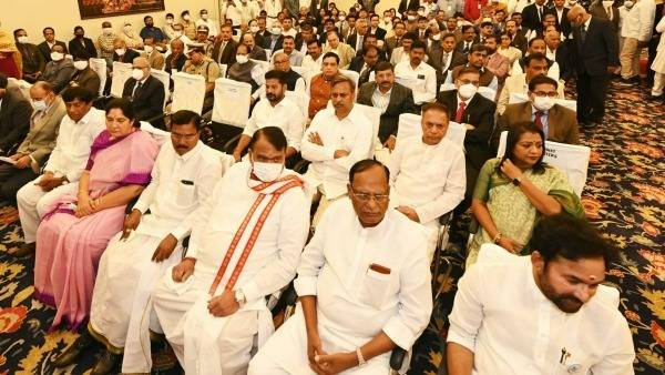 సీఎంతో పాటుగా మంత్రులు