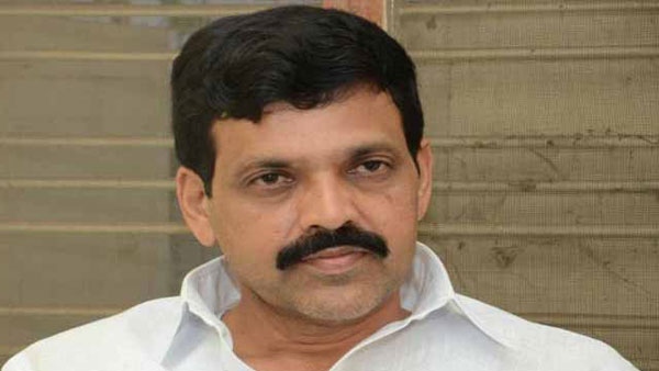 వ‌ర‌దాపురంపై ప‌రిటాల వ‌ర్గం మాట‌ల యుద్ధం!!