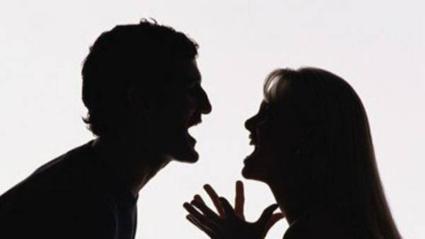 అరోమా ఆయిల్స్, సెంటెడ్ క్యాండిల్స్ , కర్పూరం వెలిగించటం మంచిది