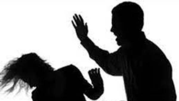  రంగులు, నెమలి ఈకలు కూడా ప్రతికూల శక్తిని తొలగిస్తాయి