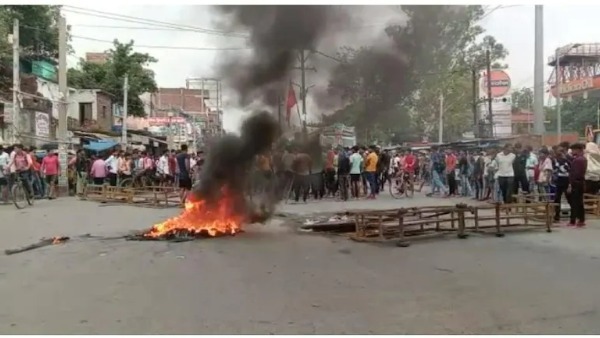 violent protests against centres agnipath scheme in bihar, stone pelting, stations burnt violent protests against centres agnipath scheme in bihar, stone pelting, stations burnt