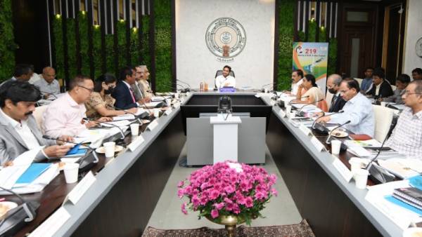 ys jagan urges bankers to give loans comfortably in slbc meeting, ask support for govt