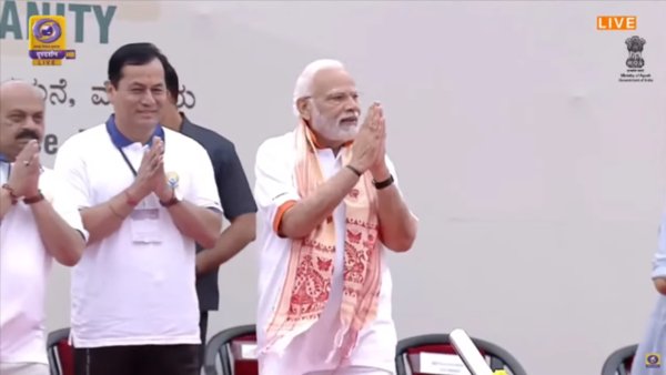 భారతీయ యోగా సంప్రదాయాన్ని అంతర్జాతీయ స్థాయిలో తీసుకొచ్చిన ప్రధానిమోదీకి మనమంతా కృతజ్ఞులం: యూపీ సీఎం యోగి ఆదిత్యనాథ్