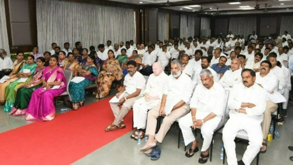 వైసీపీ నేతలకు జగన్ దిశానిర్దేశం