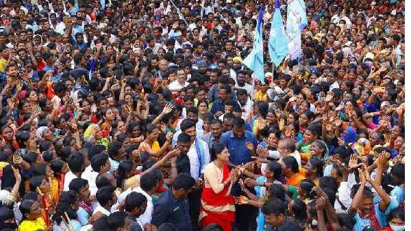 వచ్చే ఎన్నికల్లో కెసిఆర్ కు గట్టి బుద్ధి చెప్పాలి