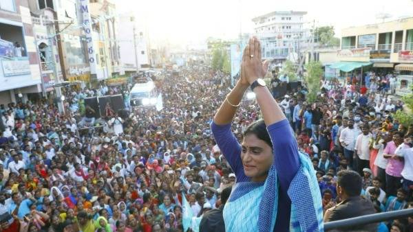 ప్రజలను పచ్చి మోసం చేసిన కేసీఆర్.. దళితుడిని ఎందుకు సీఎం చేయలేదన్న షర్మిల