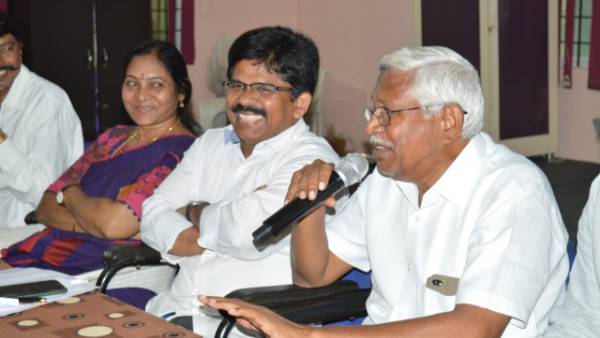 కేసీఆర్ ఆస్తులు పెంచుకున్నారు.. కృష్ణారెడ్డిని అరెస్ట్ చేయాలి