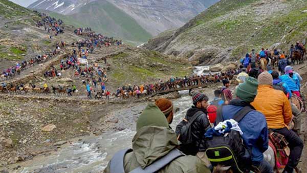 అమర్నాథ్ యాత్రలో చిక్కుకున్న తెలుగురాష్ట్రాల యాత్రికులు అమర్నాథ్ యాత్రలో చిక్కుకున్న తెలుగురాష్ట్రాల యాత్రికులు