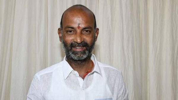 కేంద్రాన్ని బద్నాం చేసే కుట్రలు చెయ్యటం సిగ్గు చేటు: బండి సంజయ్ 