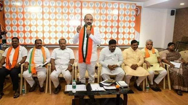 టీఆర్ఎస్ కు ప్రత్యామ్నాయంగా బీజేపీని చూపించే ప్లాన్ 