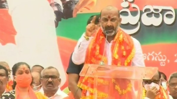 పాదయాత్రతో కెసీఆర్ ప్రభుత్వ వైఫల్యాలను ఎండగట్టే ప్రయత్నం చేస్తున్న బండి సంజయ్ 