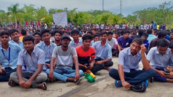 student protests in Basara IIIT for fulfill their demands student protests in Basara IIIT for fulfill their demands