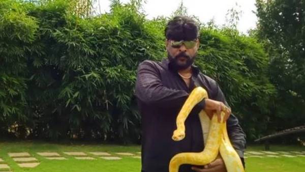 ఫాంహౌస్ లో సోదాలు