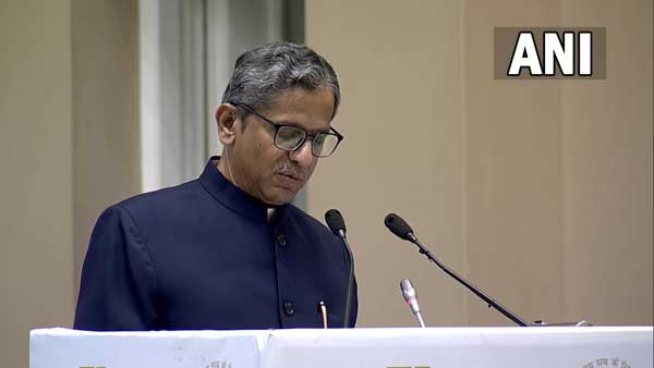 700 మంది న్యాయవాదులతో..