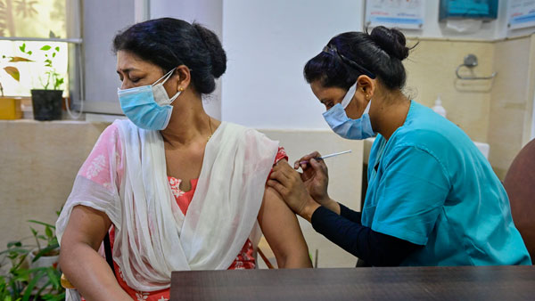 బూస్టర్ డోసుకు వ్యవధి తగ్గింపు