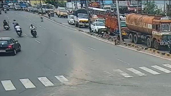 10 నిమిషాలు లేటయితే ఏంటీ..? 10 నిమిషాలు లేటయితే ఏంటీ..?