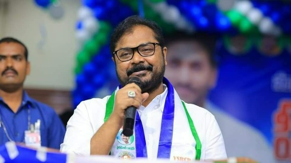 వాలంటీర్లు చిన్న బచ్చాగాళ్లు..