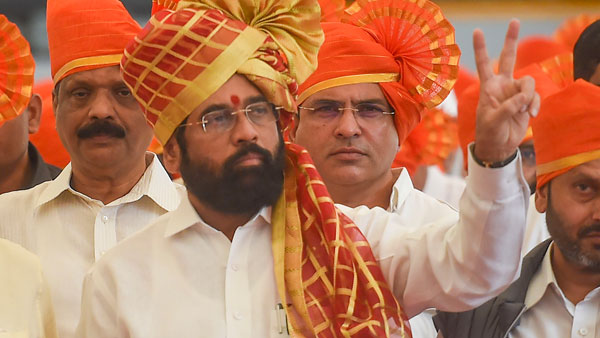 స్టార్ హోటల్ లో భారీ బందోబస్తు