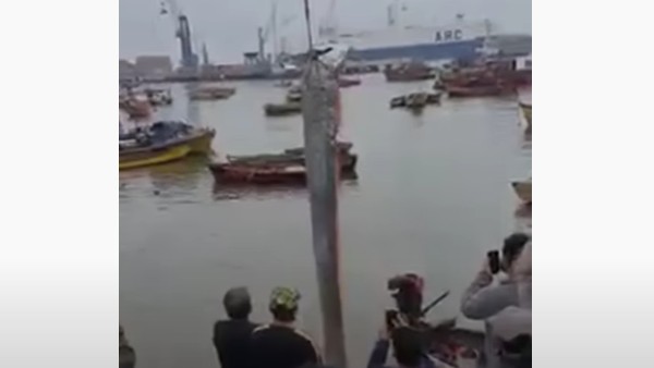 తుఫానుల వల్ల.. తుఫానుల వల్ల..