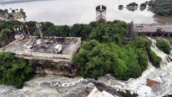 220 పునరావాస కేంద్రాల్లో 63వేల మంది.. మౌలిక వసతులు లేక ఇక్కట్లు