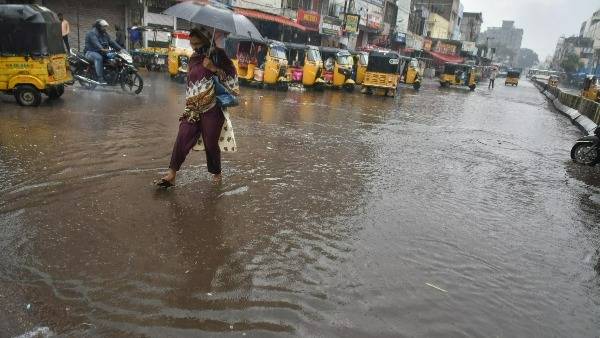 అనేక గ్రామాలకు రాకపోకలు బంద్.. రంగంలోకి అధికార యంత్రాంగం 