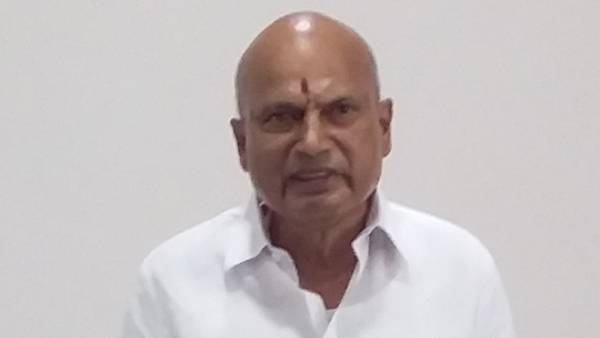 టీఆర్ఎస్ లో ఇప్పుడు ఉద్యమకారులు లేరు టీఆర్ఎస్ లో ఇప్పుడు ఉద్యమకారులు లేరు