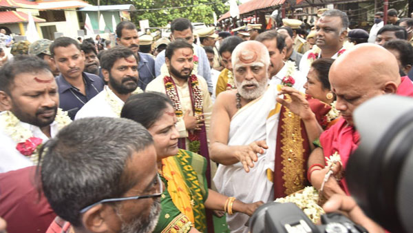 ప్రజలకు సేవ చెయ్యటమే లక్ష్యం అన్న కమల్ చంద్ర భాంజ్ దేవ్