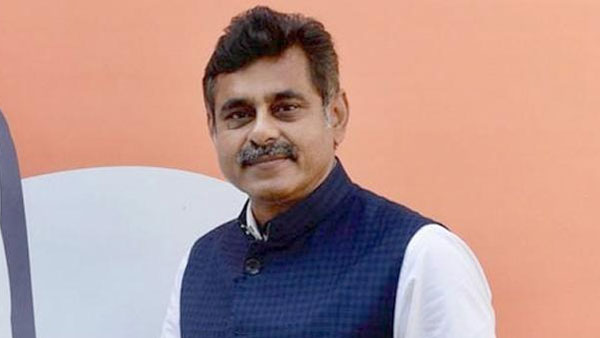 క్లౌడ్ బరస్ట్ చేయాలంటే సీక్రెట్ ఎయిర్ బేస్ ఉండాలి క్లౌడ్ బరస్ట్ చేయాలంటే సీక్రెట్ ఎయిర్ బేస్ ఉండాలి