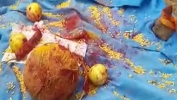 మహిళను నరికి చంపేశాడు