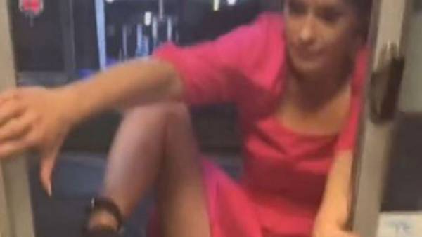  గ్లౌవ్స్ లేవు.. నో ఫుడ్..