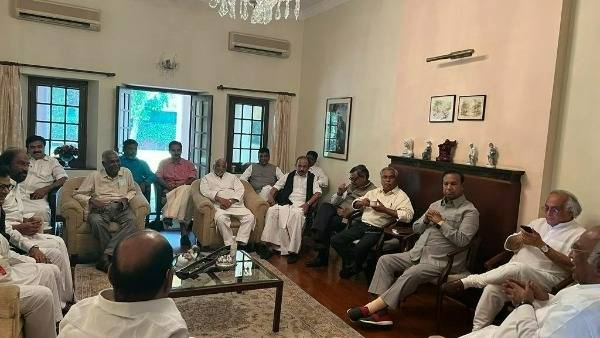 మార్గరెట్ అల్వా పేరు.. మార్గరెట్ అల్వా పేరు..