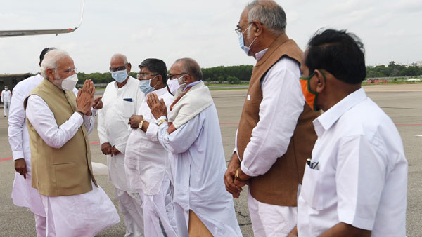 వ్య‌క్తిగ‌తంగా కాకుండా రాజకీయంగానే చూడాలి!