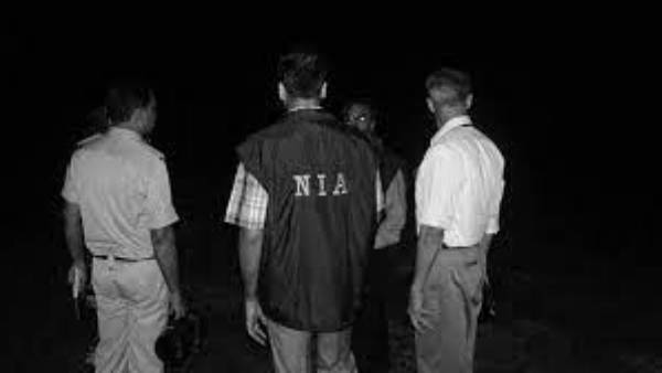 ప్రకాశం జిల్లాలోనూ దివంగత ఆర్కే ఇంట్లో సోదాలు.. మావోలకు నగదు పంపినట్టు అనుమానం ప్రకాశం జిల్లాలోనూ దివంగత ఆర్కే ఇంట్లో సోదాలు.. మావోలకు నగదు పంపినట్టు అనుమానం