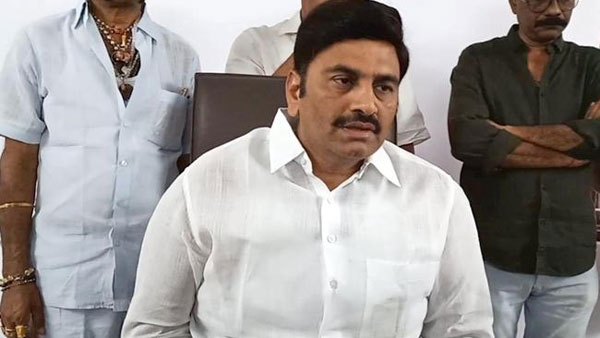 శిలాఫలకంపై రఘురామ పేరు