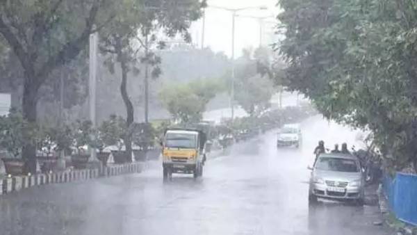 ఏపీ, తెలంగాణలో భారీ వర్షాలు: ముంబైకి రెడ్ అలర్ట్