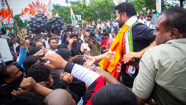 కదం తొక్కిన పార్టీ శ్రేణులు.. కదం తొక్కిన పార్టీ శ్రేణులు..