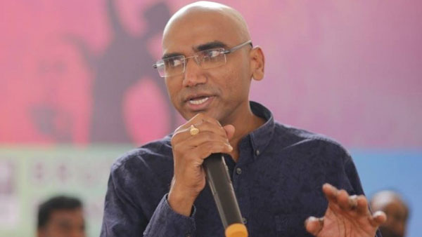 బహుజన రాజ్యస్థాపన అజెండాతో ఆర్ఎస్ ప్రవీణ్ కుమార్ పాదయాత్రలపై కేసీఆర్ నజర్ బహుజన రాజ్యస్థాపన అజెండాతో ఆర్ఎస్ ప్రవీణ్ కుమార్ పాదయాత్రలపై కేసీఆర్ నజర్