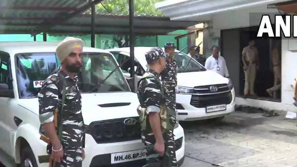 ఉదయం నుంచి కొనసాగిన సోదాలు