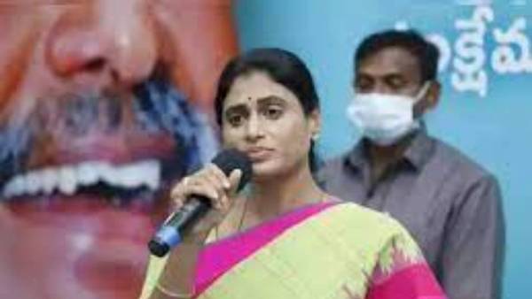 కేసీఆర్ ను సీఎం చేసింది వైఎస్సారే