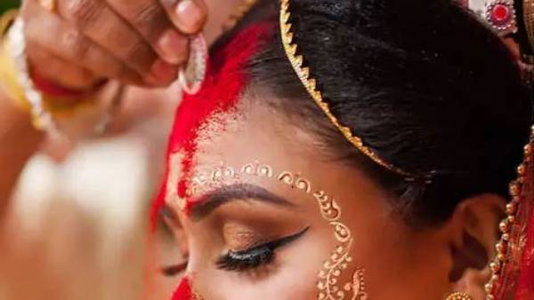 స్నానం చేసిన వెంటనే బొట్టు పెట్టుకోవచ్చా? స్నానం చేసిన వెంటనే బొట్టు పెట్టుకోవచ్చా?