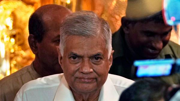  సహనం కోల్పోయిన శ్రీలంక ప్రజలు