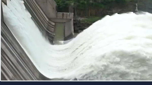 కృష్ణమ్మకు పూజలు