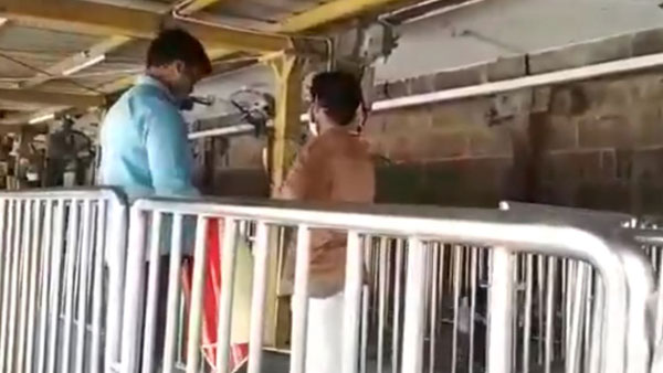 భక్తుల రద్దీ.. భక్తుల రద్దీ..