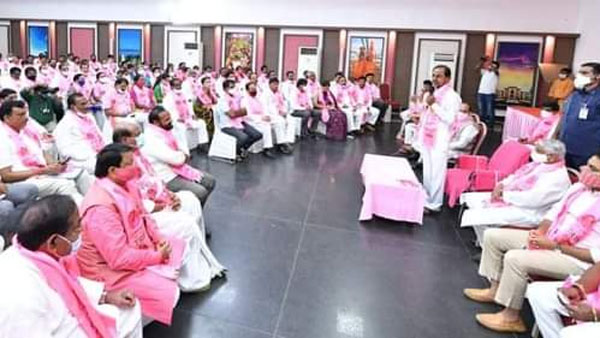 కేంద్ర అప్రజాస్వామిక విధానాలపై కలిసొచ్చే పార్టీల ఎంపీలతో కలిసి సమరం